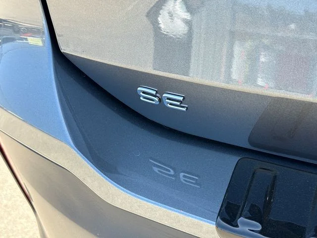 New 2026 Platinum Gray Metallic Volkswagen 2.0T SE image 10