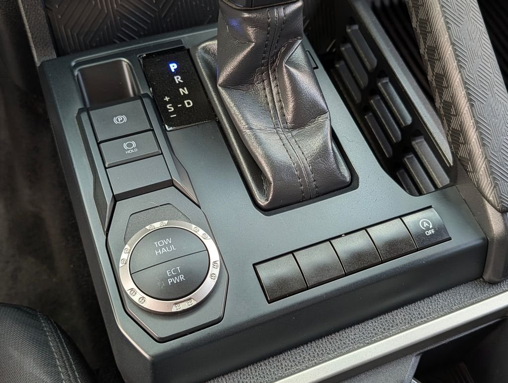 2025 Toyota Tacoma SR5 - Photo 26