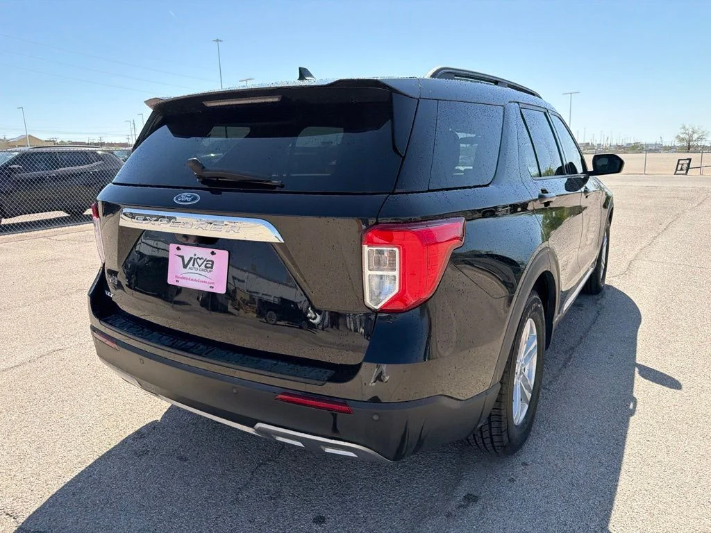 Used 2023 Black Ford XLT image 9