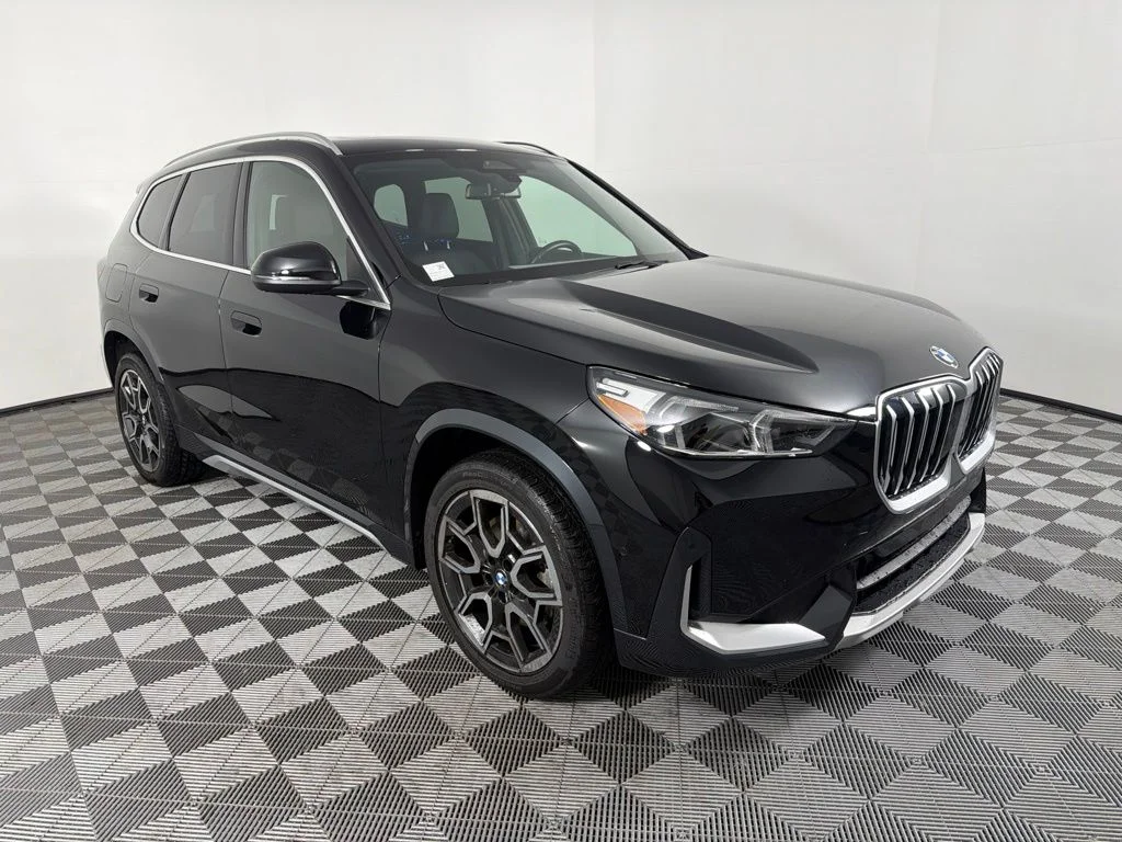 Certified Used 2026 Jet Black BMW xDrive28i image 3