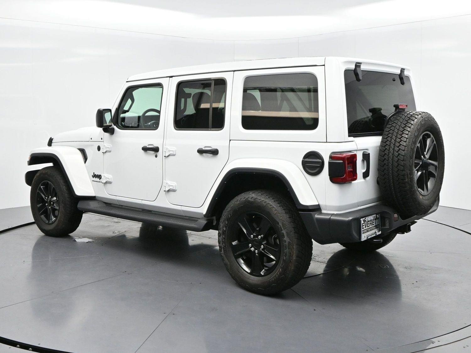 Used 2023 White Jeep Sahara Altitude image 5