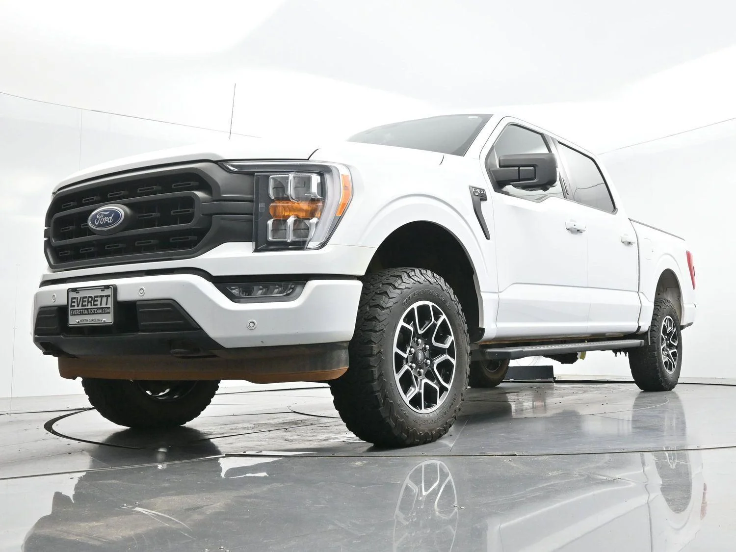 Used 2022 Oxford White Ford XL image 45