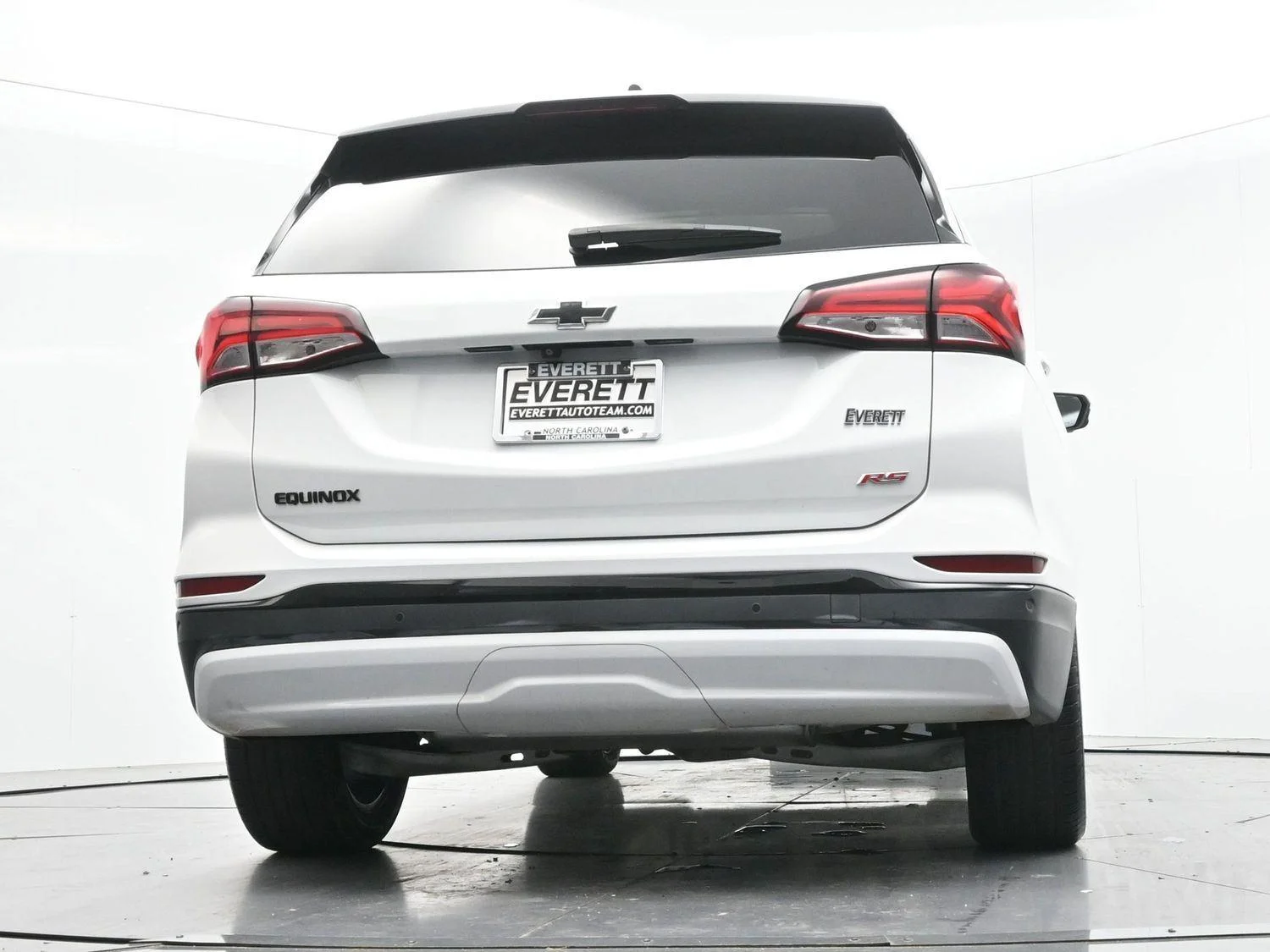 Used 2024 Summit White Chevrolet RS image 47