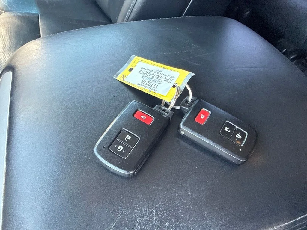 Used 2016 Silver Toyota Base image 28