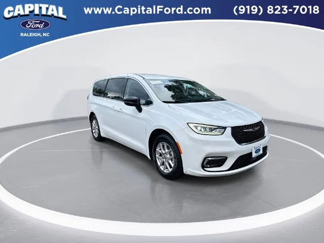Used 2025 White Chrysler Select image 2