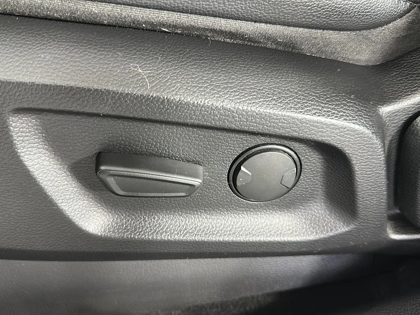 Used 2019 Oxford White Ford LARIAT image 16