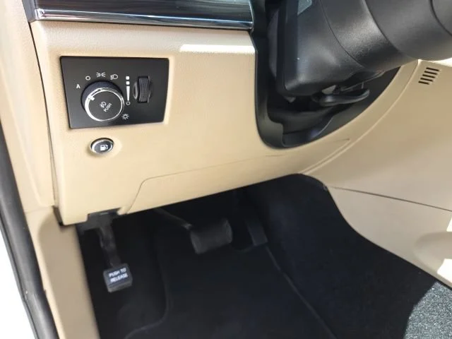 Used 2021 Bright White Clearcoat Jeep Limited image 33