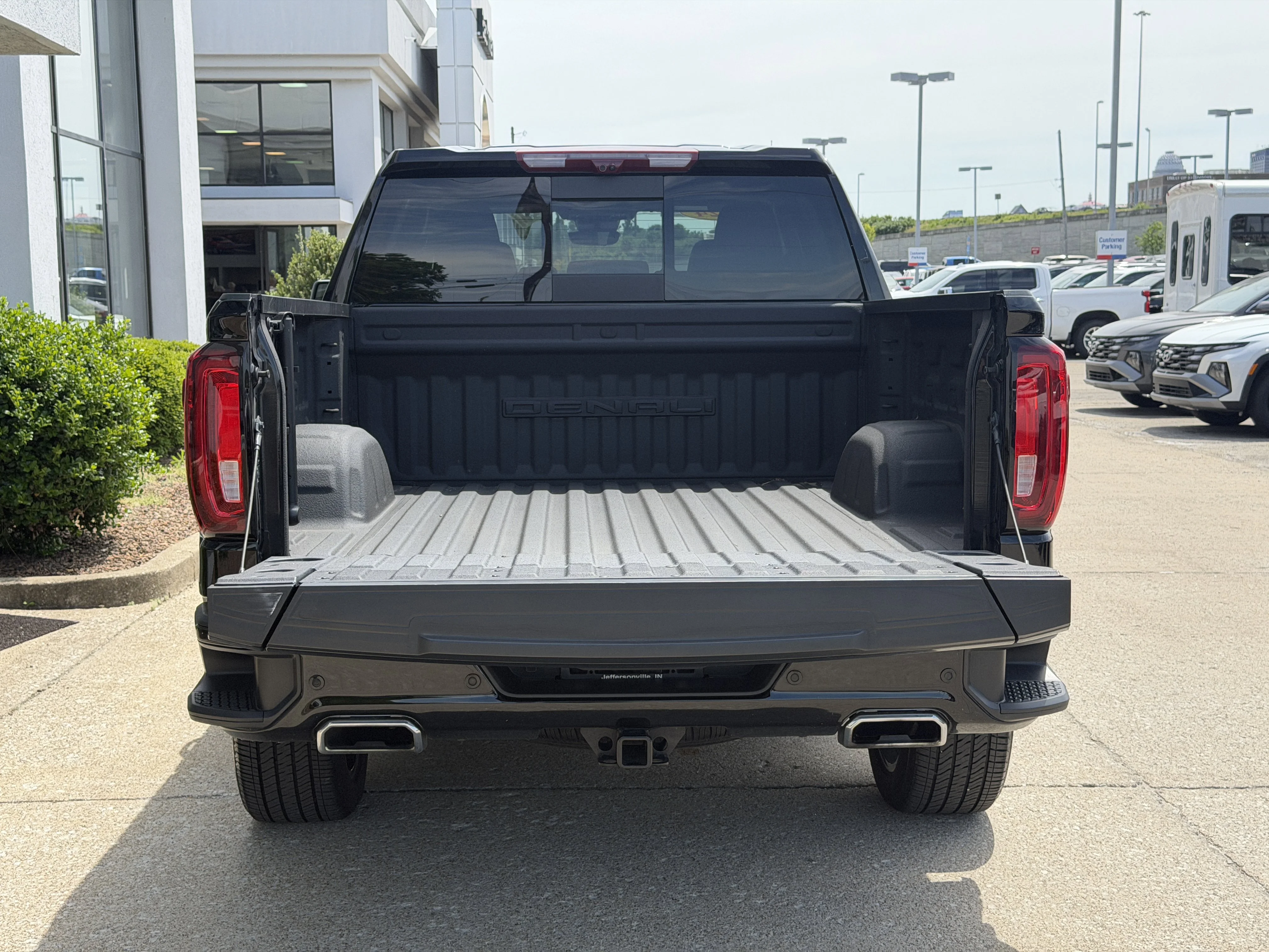 Used 2024 Onyx Black GMC Denali image 11