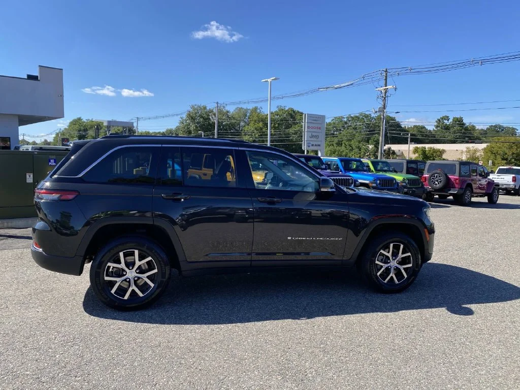 Certified Used 2023 Brown Jeep Limited image 2