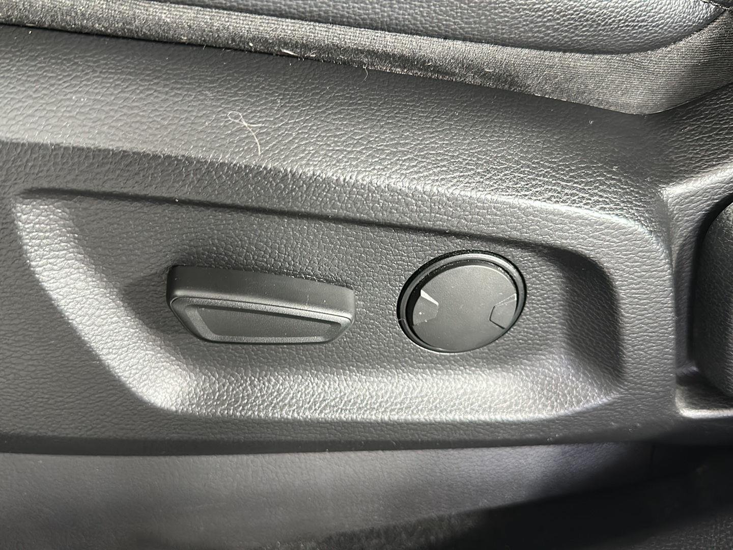 Used 2019 Oxford White Ford LARIAT image 16