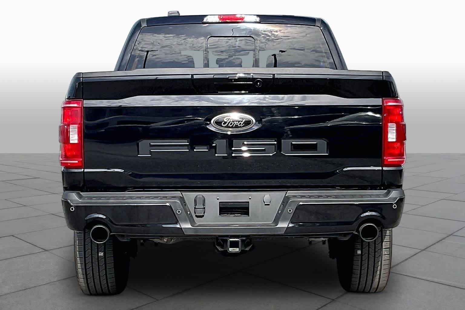 Used 2023 Agate Black Metallic Ford XLT image 5