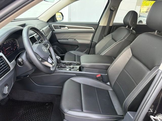 Certified Used 2023 Black Volkswagen 3.6L V6 SE w/Technology image 9