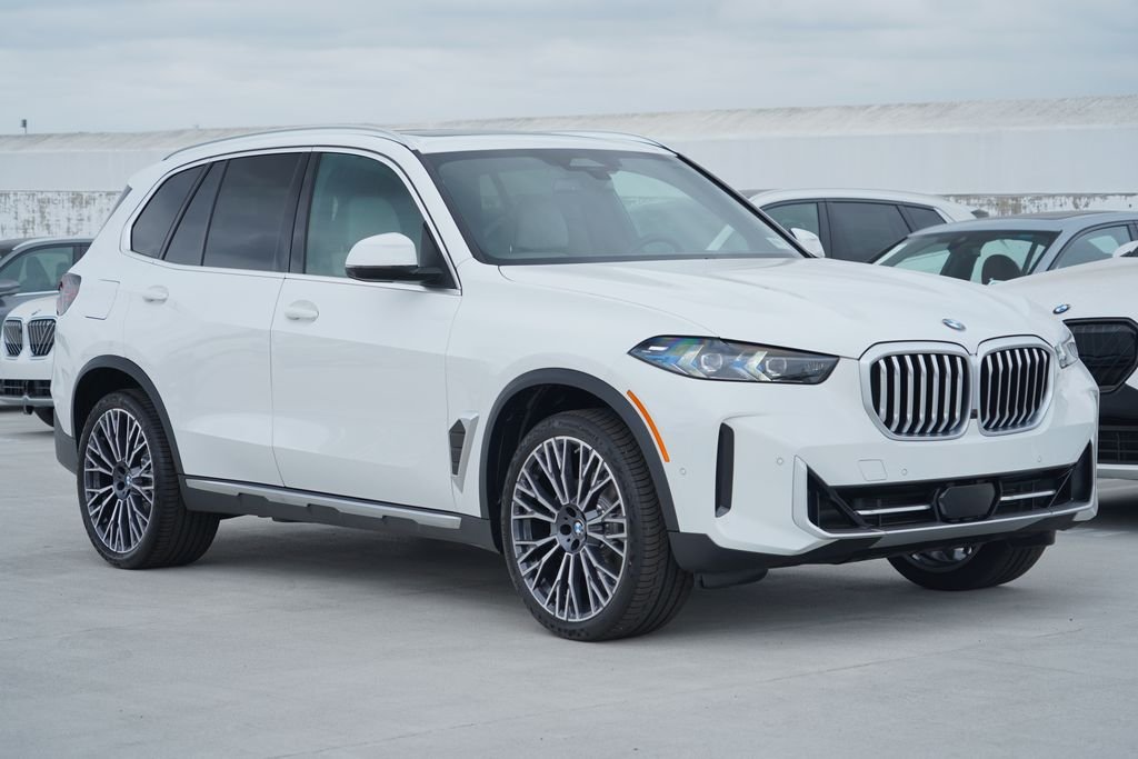 New 2026 Alpine White BMW sDrive40i image 3