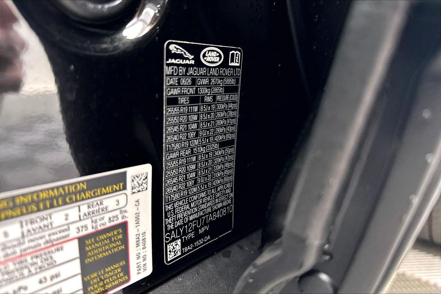 New 2026 Santorini Black Metallic Land Rover Autobiography image 26