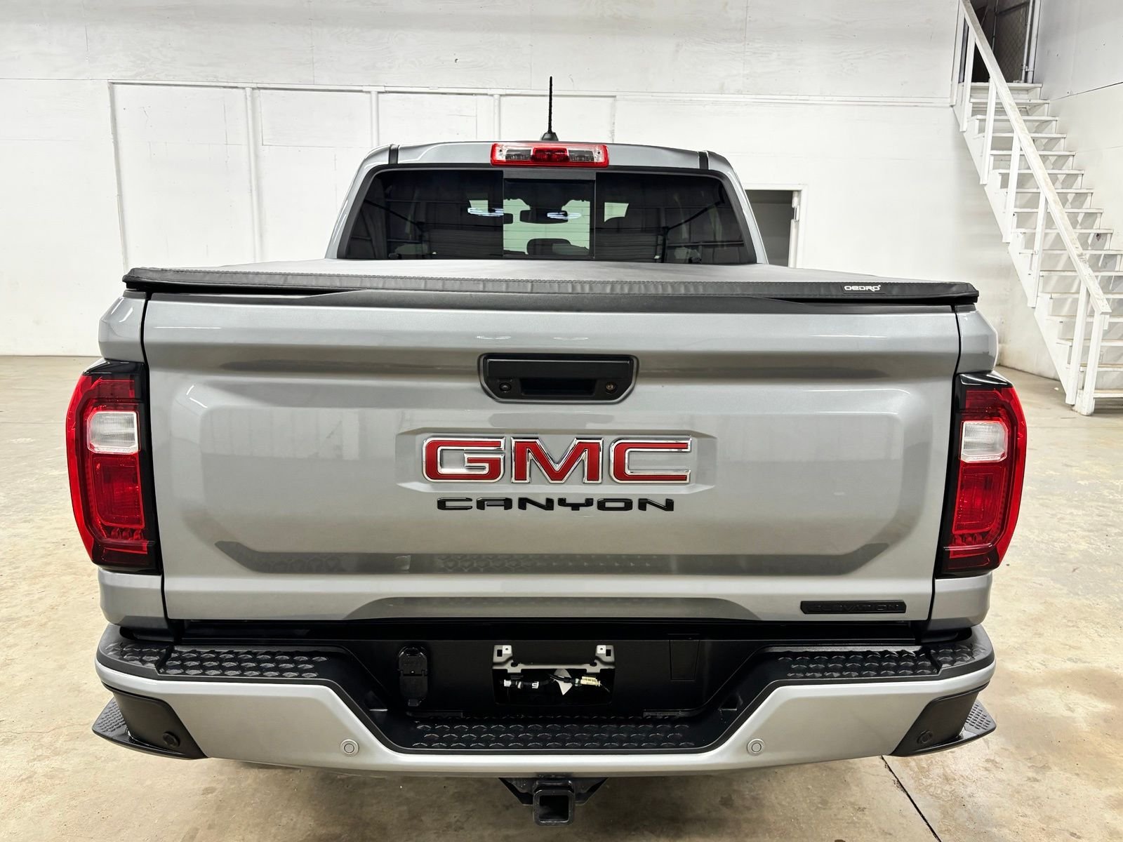 Used 2025 Silver GMC Elevation image 6
