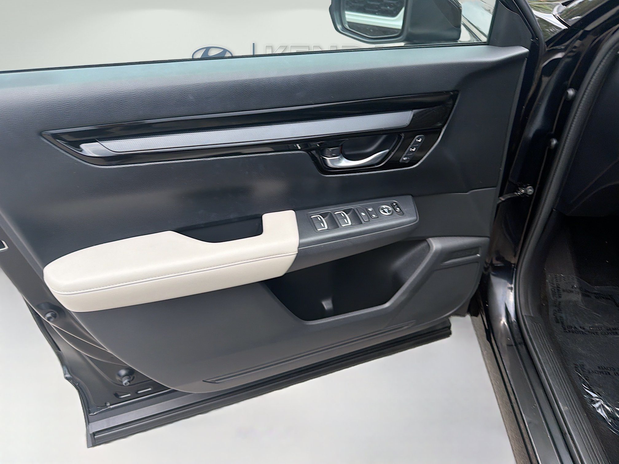 Used 2023 Black Honda EX-L image 17