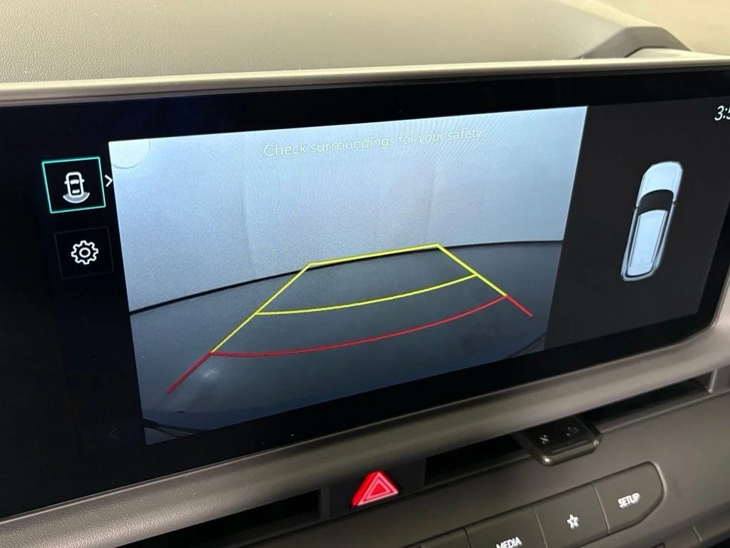 New 2027 Frost Blue / Black Roof Kia X-Line S image 32