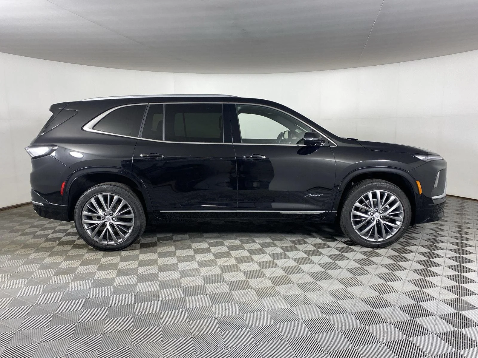 Used 2025 Ebony Twilight Metallic Buick Avenir image 18