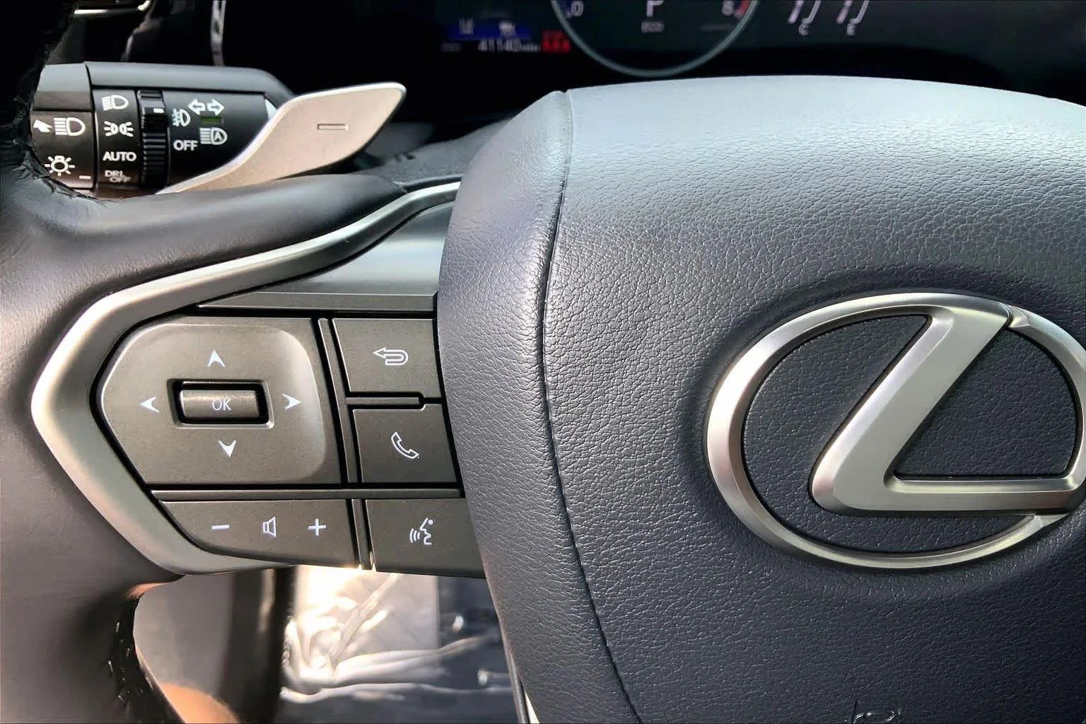 Used 2024 Eminent White Pearl Lexus Premium image 24