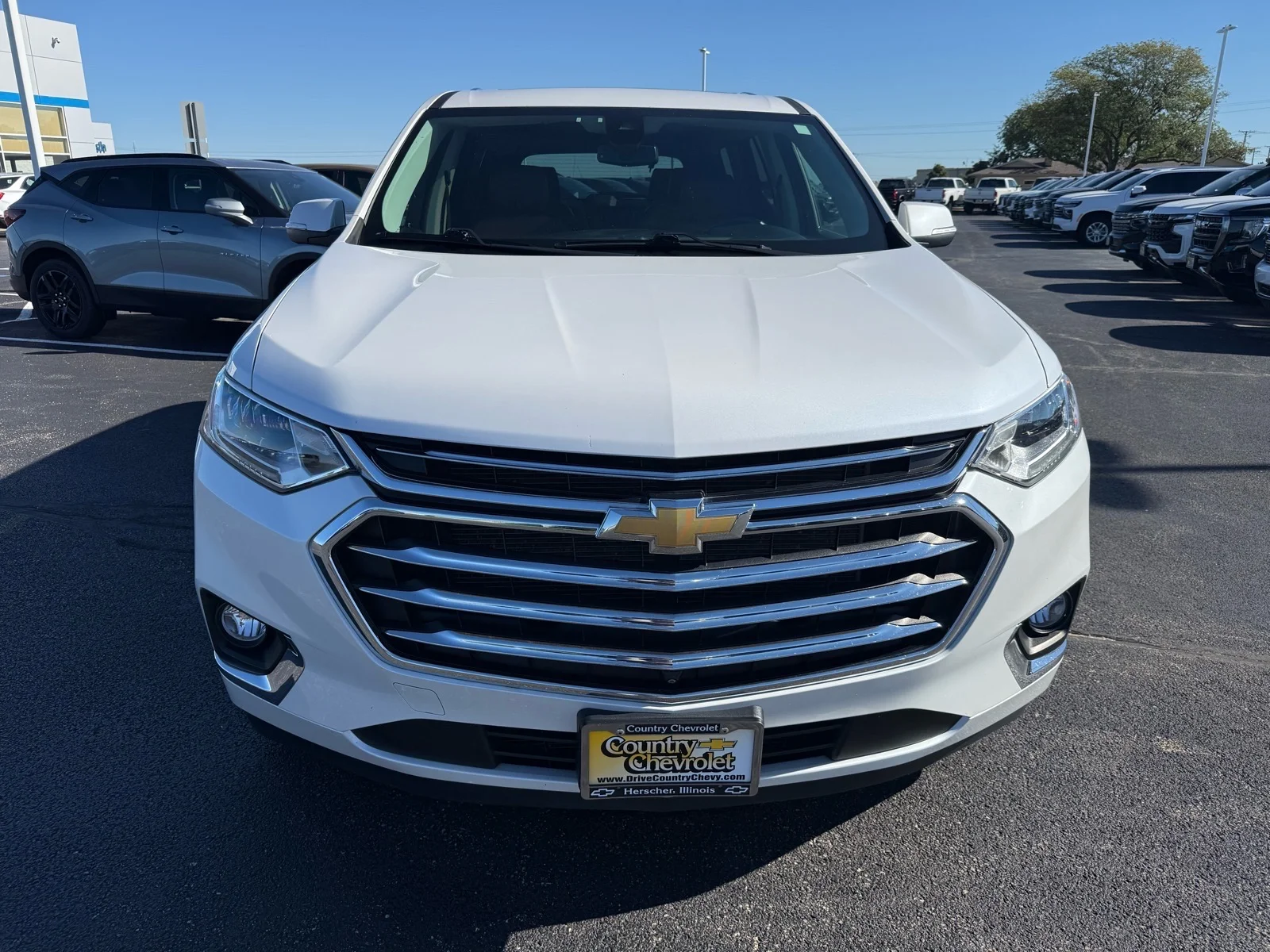 Used 2021 IRIDESCENT PEARL TRICOAT Chevrolet High Country image 8