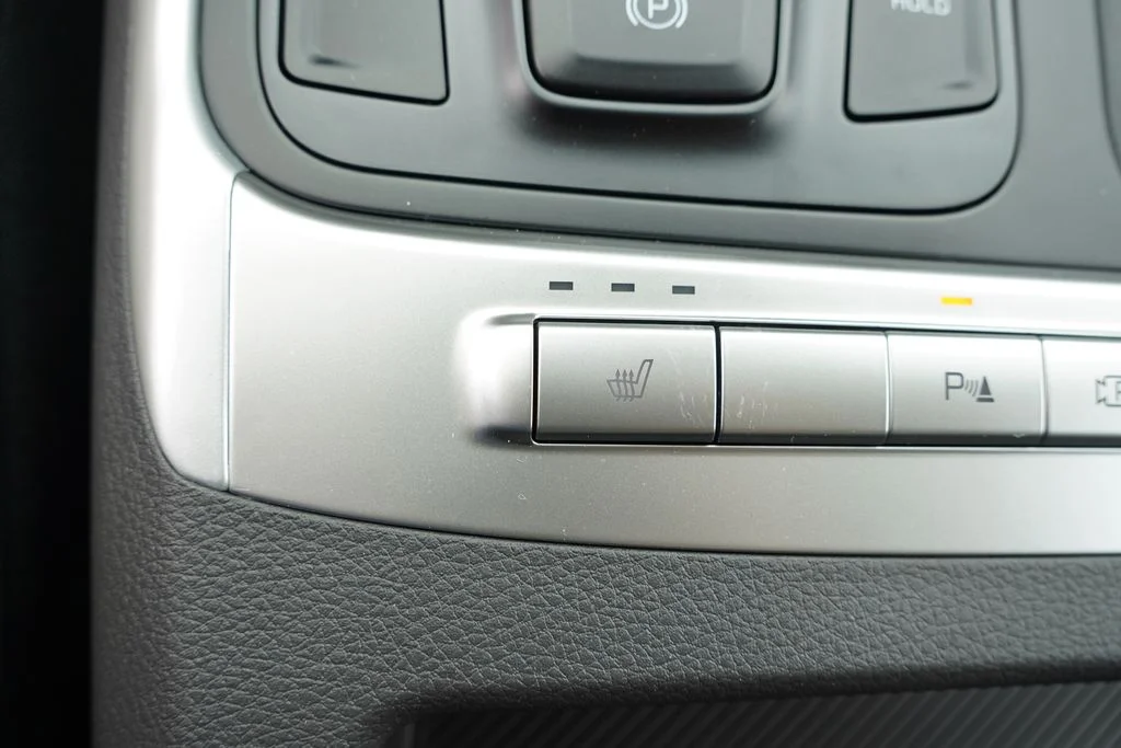 New 2027 Snow White Pearl Kia LXS image 16