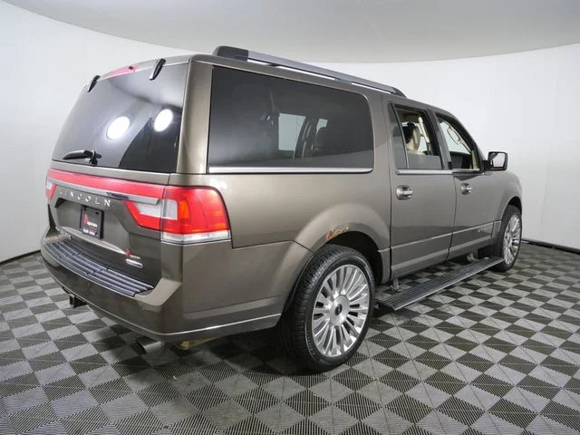 Used 2015 Brown Lincoln Base image 9