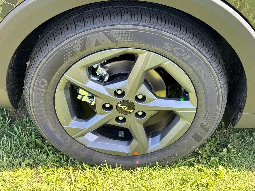 New 2026 Gray Kia LXS image 17