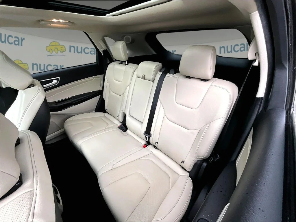 Used 2020 Green Metallic Ford Titanium image 15