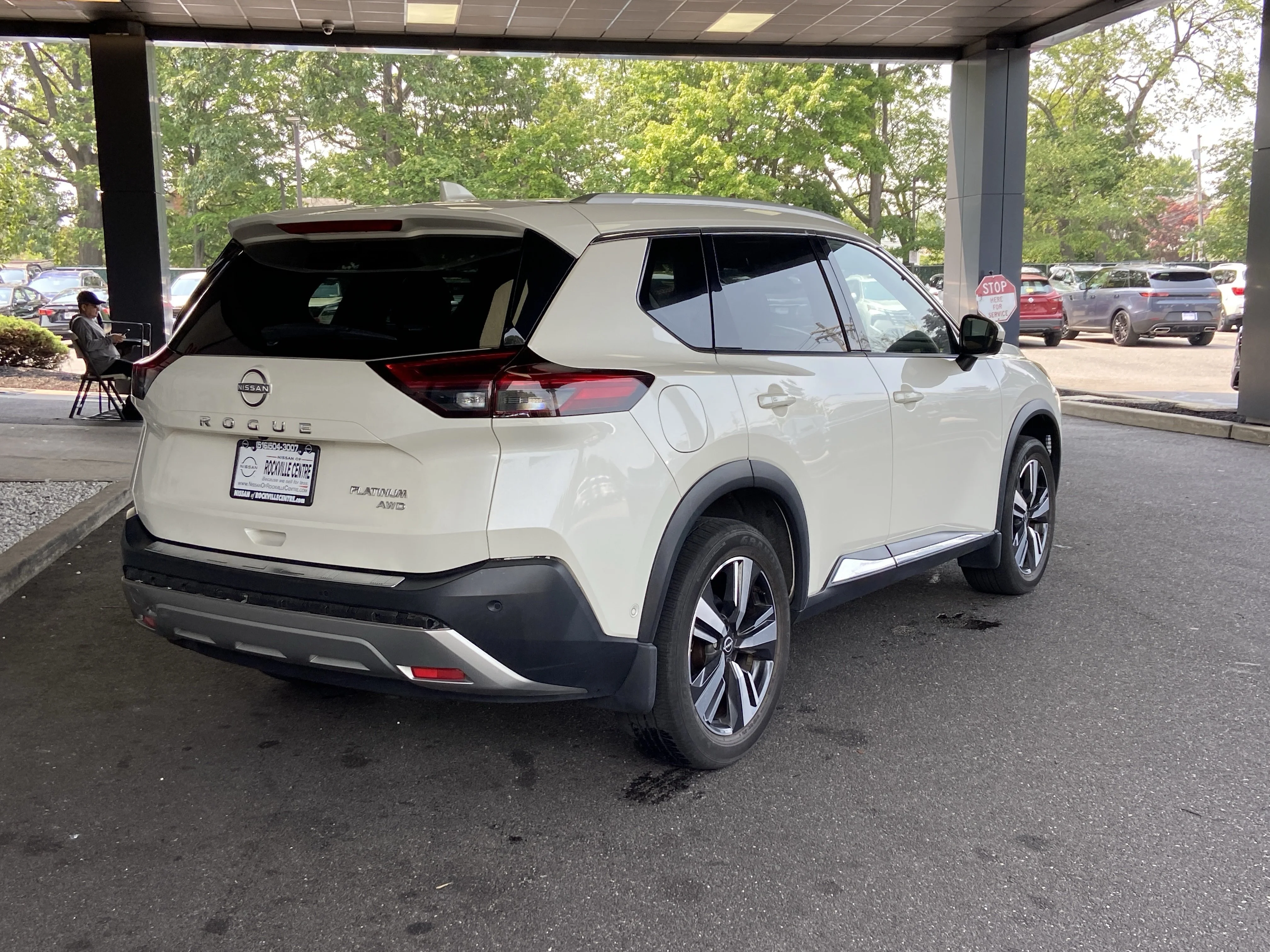 Used 2022 Pearl White Tricoat Nissan  image 14