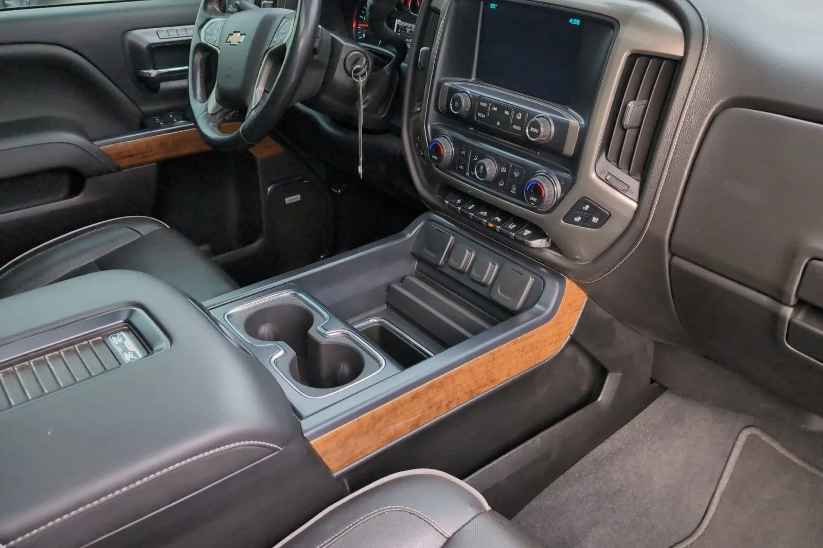 Used 2019 SUMMIT WHITE Chevrolet High Country image 16