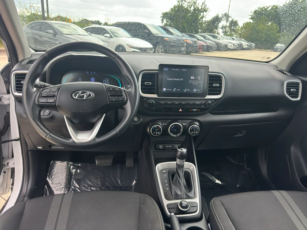 Used 2024 Lunar White Hyundai SEL image 24