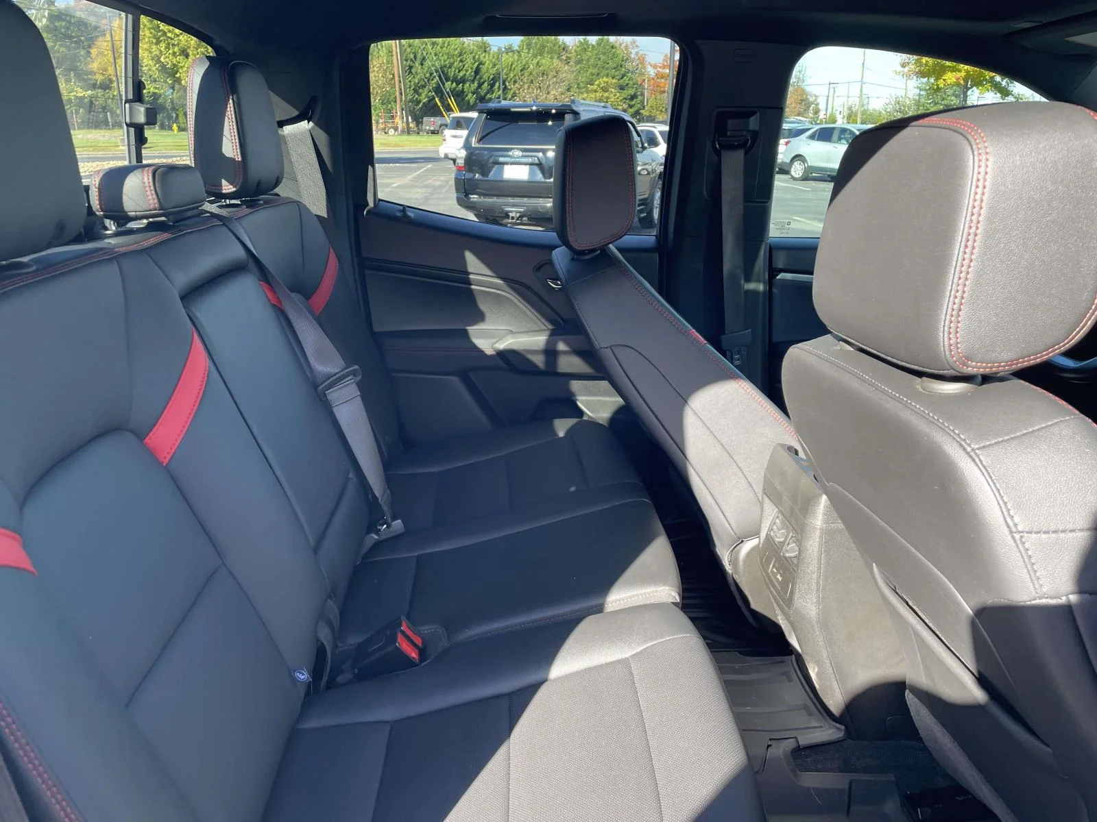 Certified Used 2025 Snowdrift Metallic Chevrolet Z71 image 9