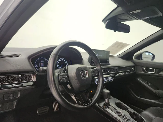 Used 2024  Honda Sport image 12