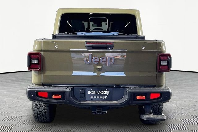 Used 2025 Green Jeep Mojave image 5