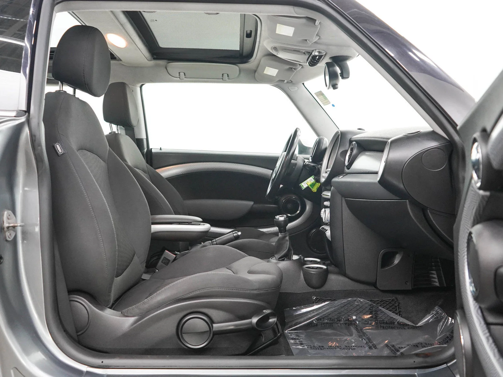 Used 2010 Dark Silver Metallic MINI Base image 12