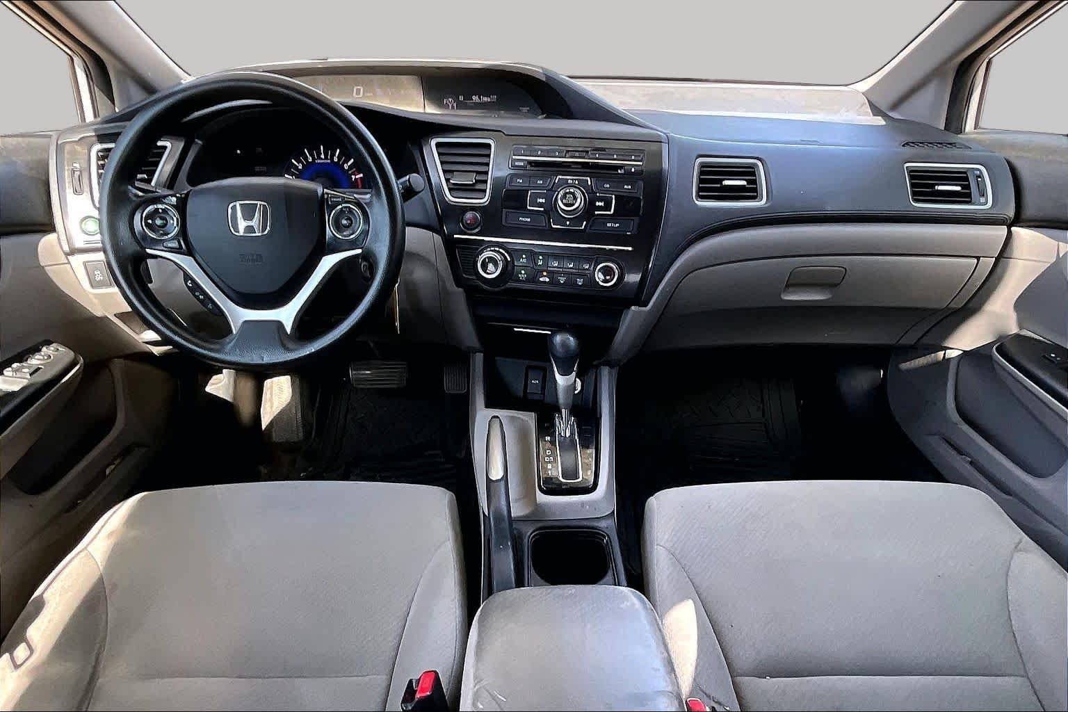 Used 2013 Alabaster Silver Metallic Honda LX image 12