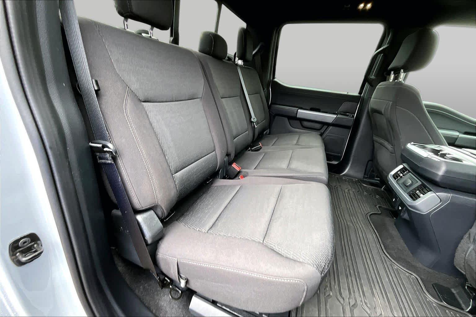 Used 2025 Space White Metallic Ford XLT image 24