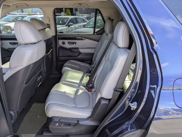 Used 2023  Honda Touring image 14