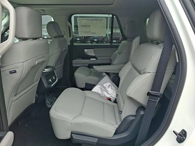 New 2026 Star White Metallic Tri-Coat Ford Active image 6
