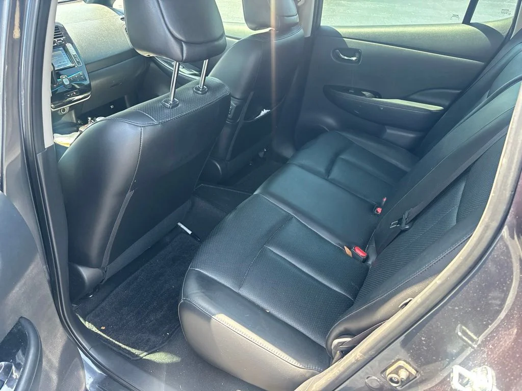Used 2013 Gray Nissan SL image 9