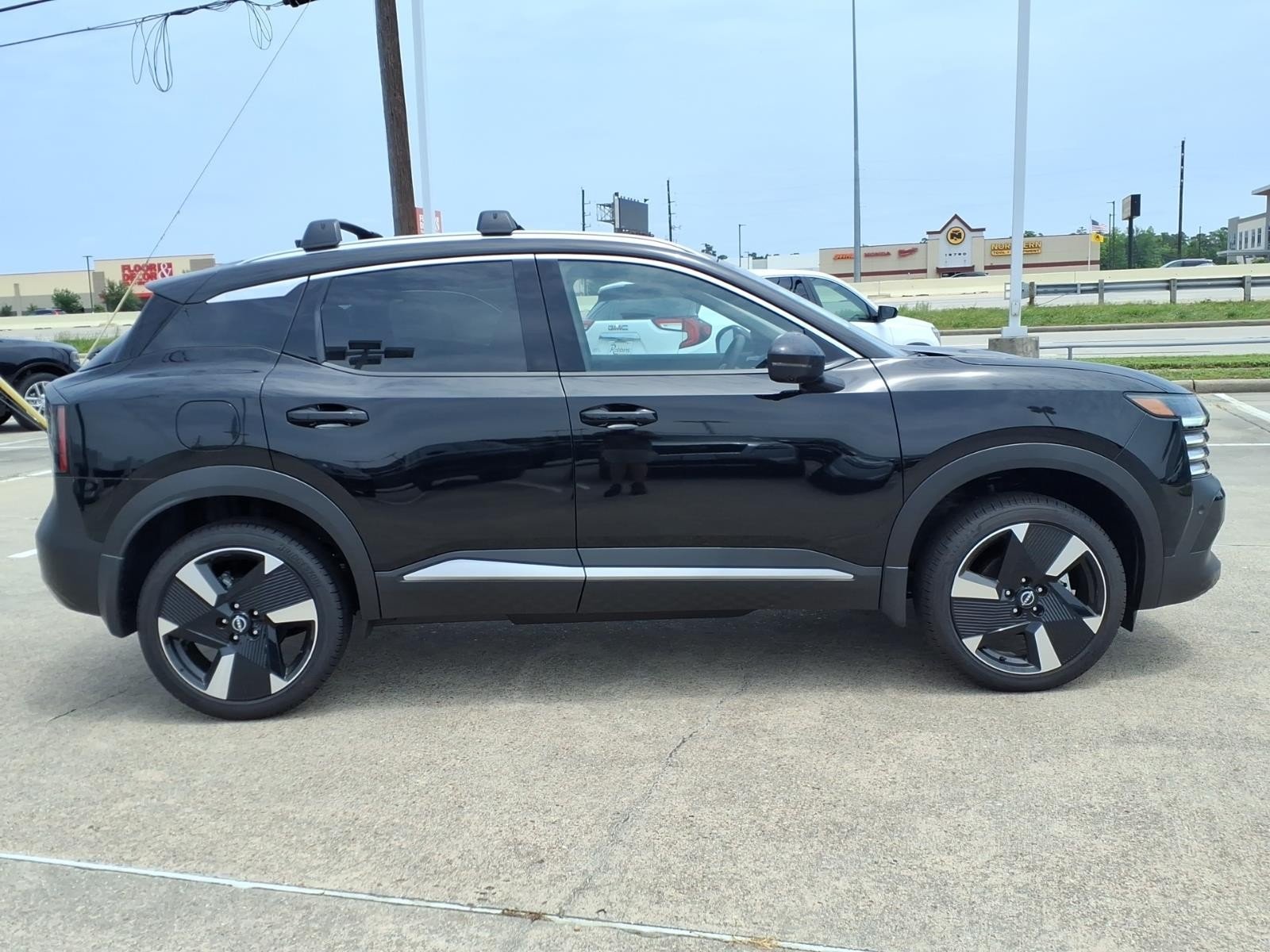 2026 Nissan Kicks SR - 3