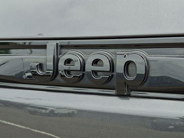 Used 2023 Gray Jeep Altitude X image 30