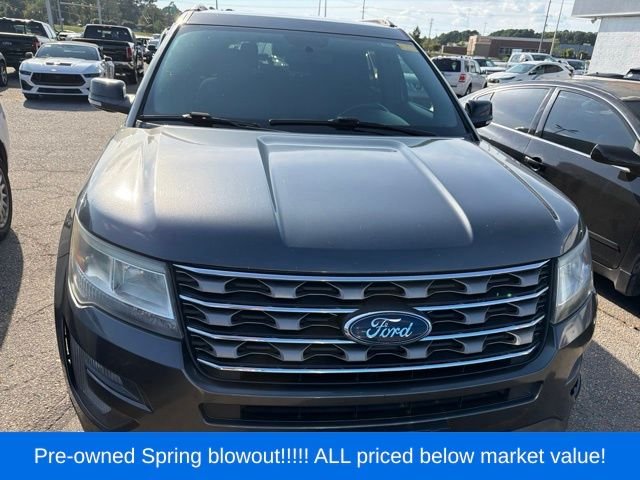 Used 2017 Gray Ford XLT image 3