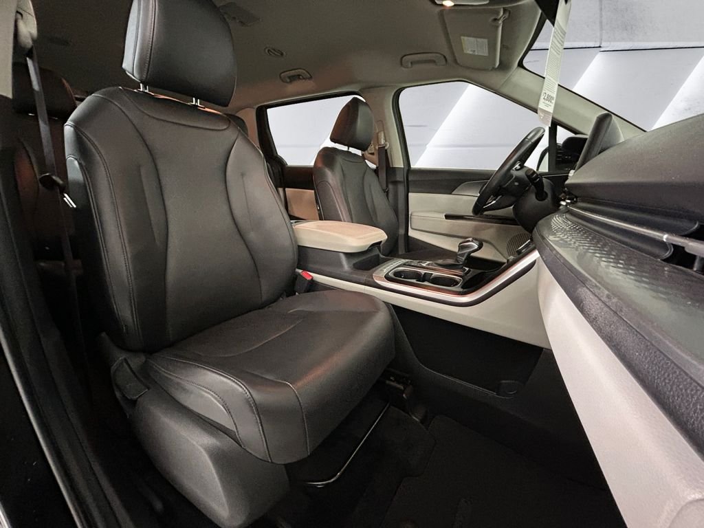 Used 2023 Black Kia LX Seat Package image 14