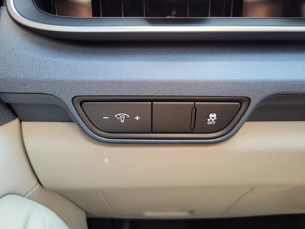 New 2026 Snow White Pearl Kia EX image 25
