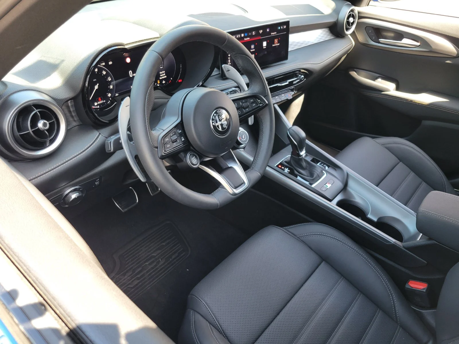 Used 2026 Blue Alfa Romeo Base image 3