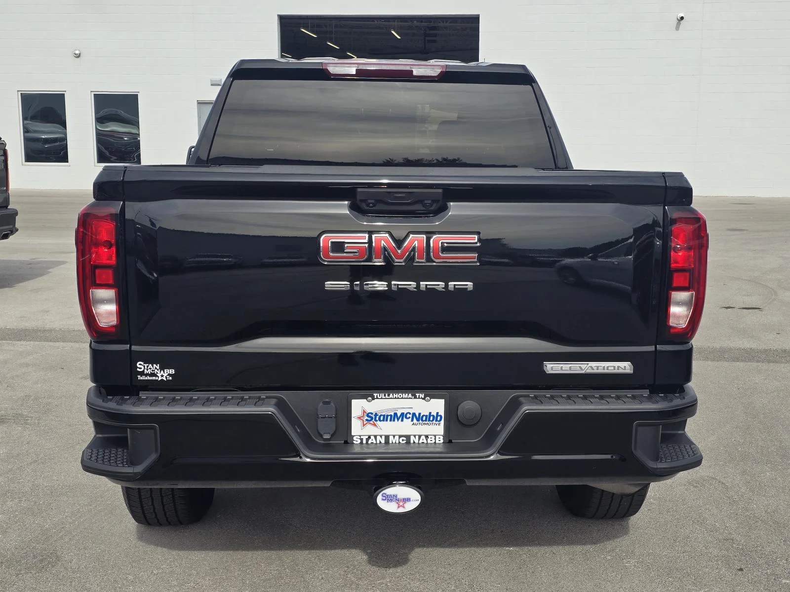 Used 2024 Onyx Black GMC Elevation image 6