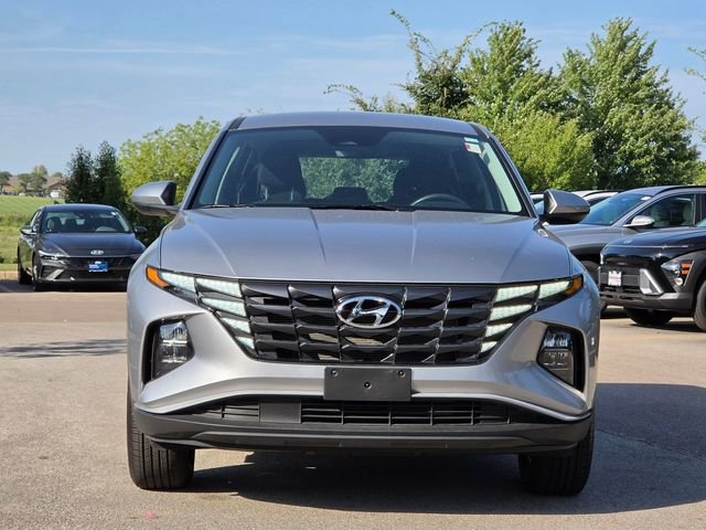 Used 2024 Silver Hyundai SE image 2