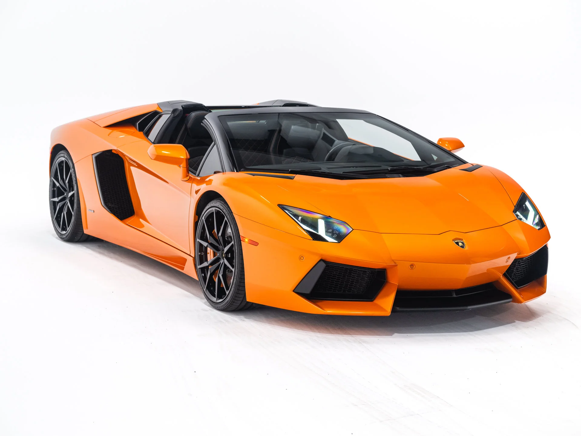 Used 2016 Arancio Atlas Pearl Effect Lamborghini LP700-4 image 8