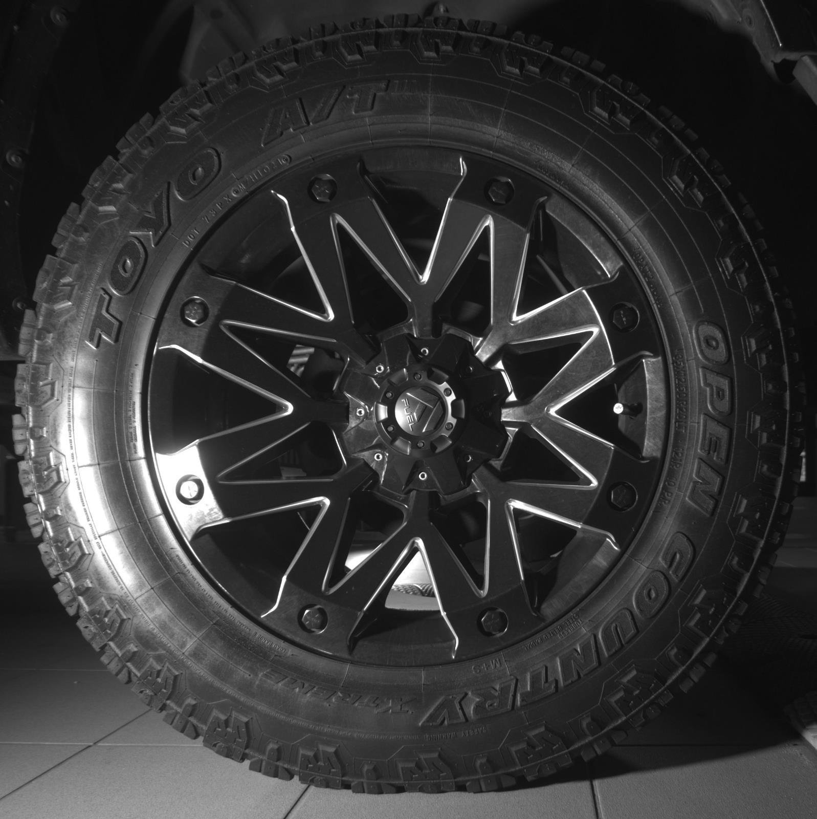 Used 2017 Brilliant Black Crystal Pearlcoat Ram Laramie image 10